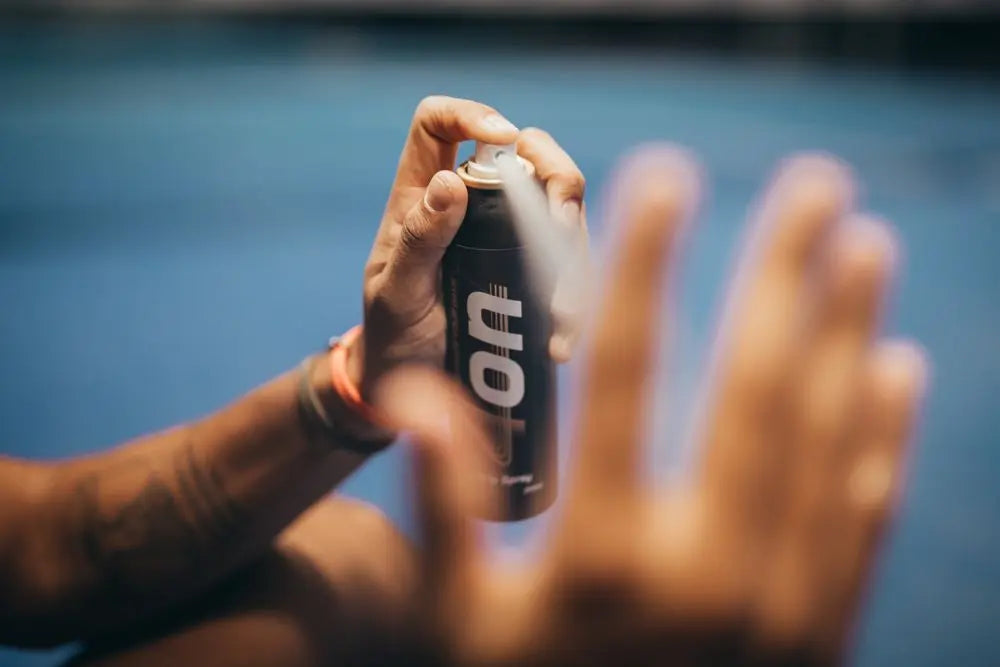 What solutions for sweaty hands in padel?