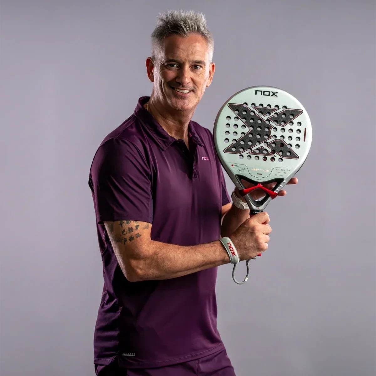 Nox Ventus Control 3K 2027 by Miguel Lamperti padel racket, player holding the racket