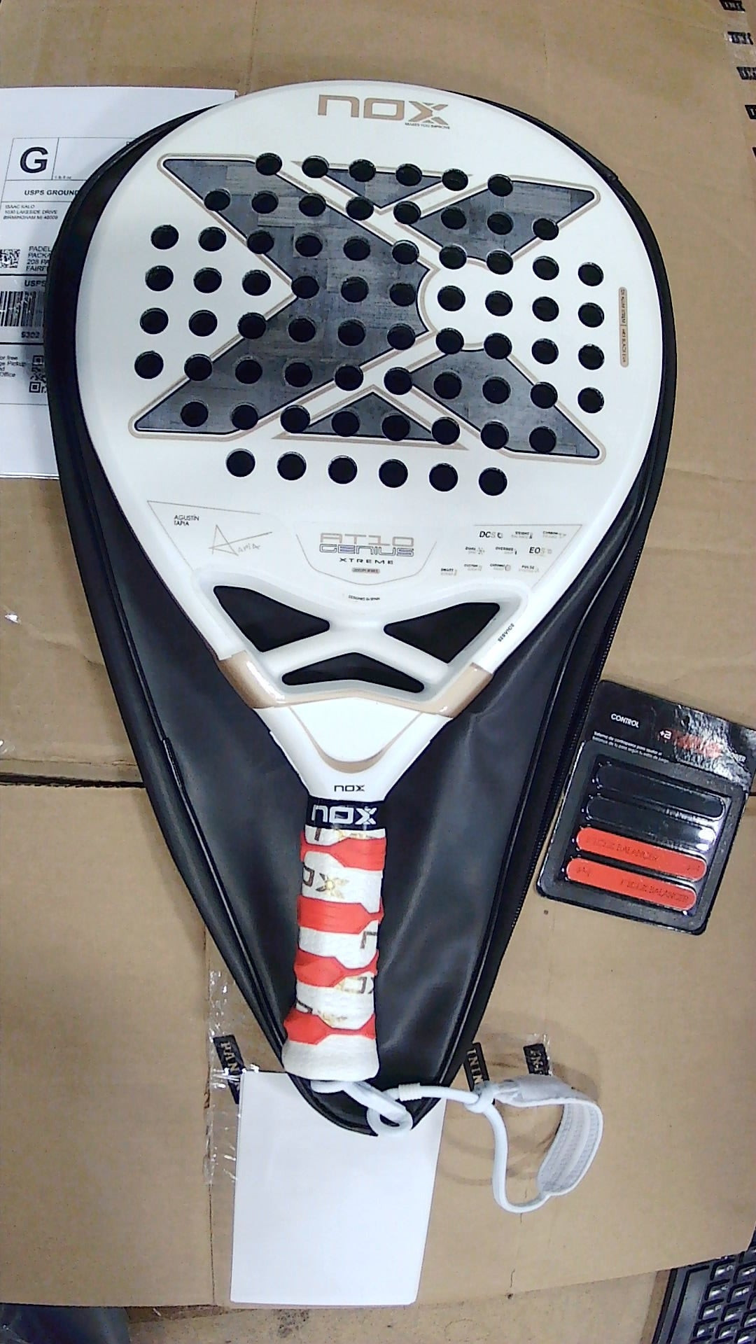 Like-new condition photo — PAT10GENIUS1226-LIKENEW